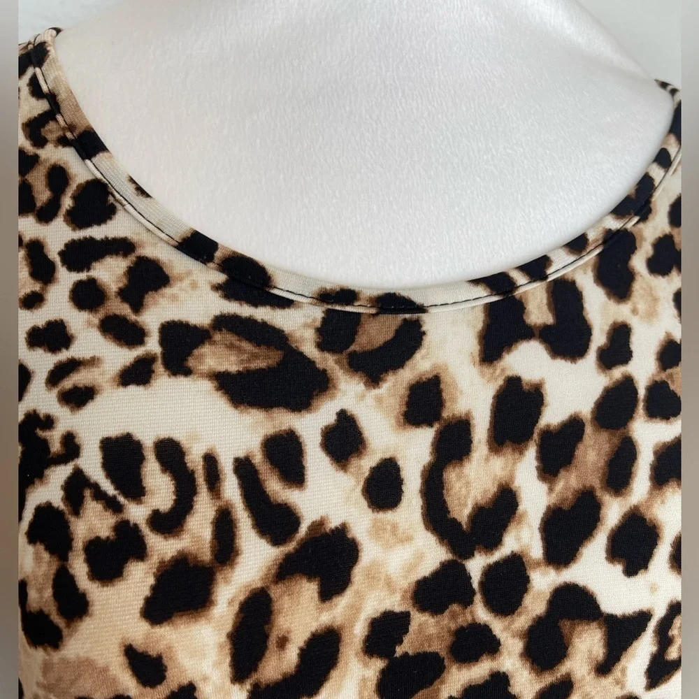 Adele & May Animal Print Short Sleeve Rushing Top Size Medium - Picture 7 of 11